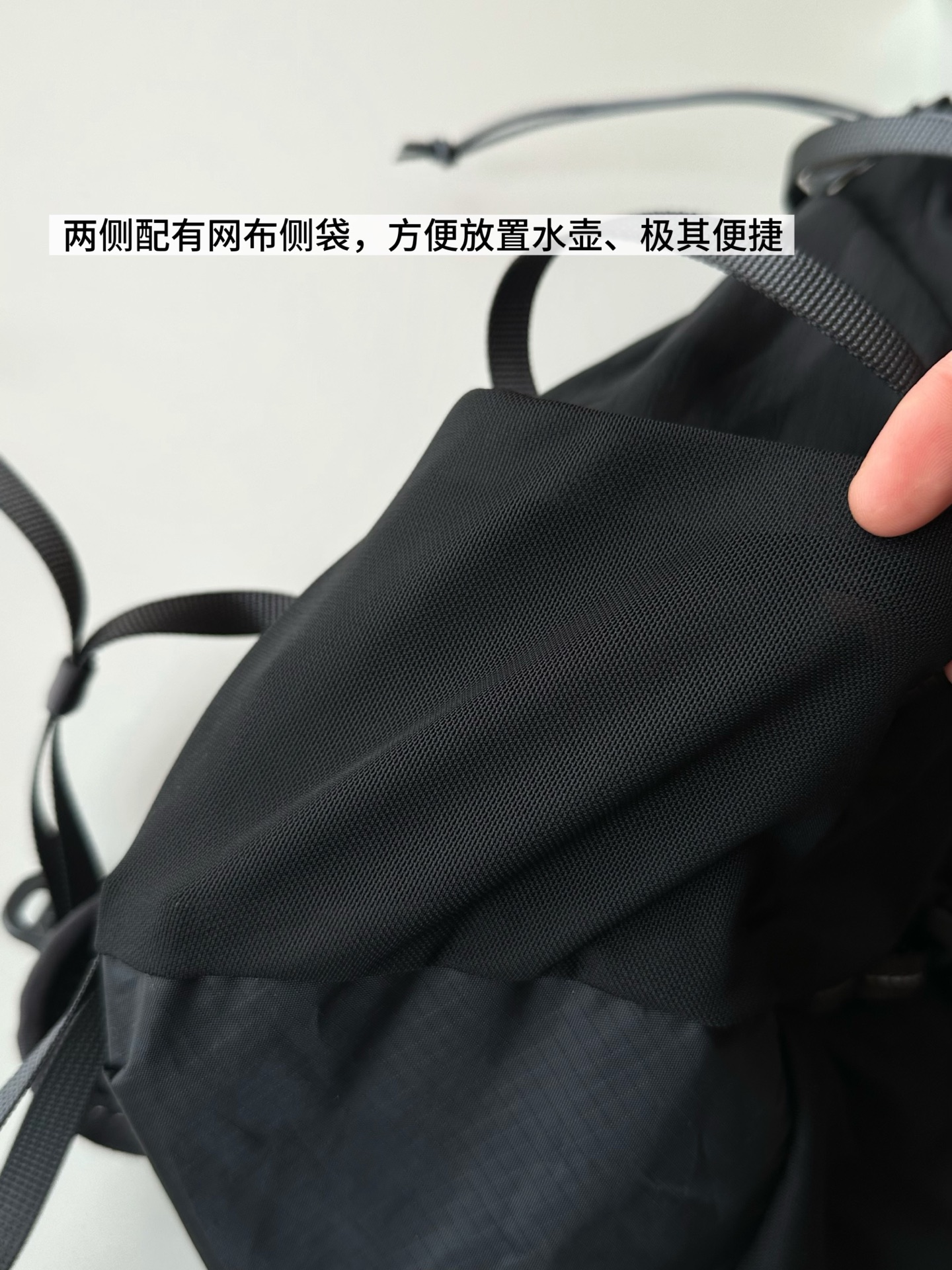 舒适背带，填充了透气衬垫，背负舒适，且带有胸带可以更好背负不晃动 5