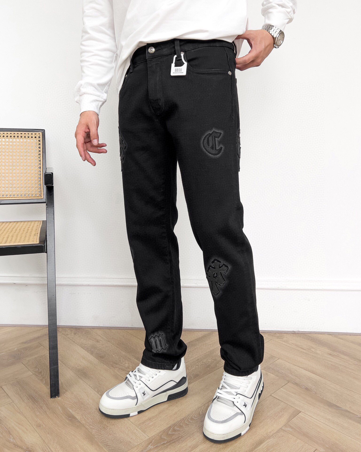 品牌CH季度2024春夏颜色黑色尺码29-36码裤型修身修脚版牛仔裤重量13.5盎司中弹牛仔成分71.6