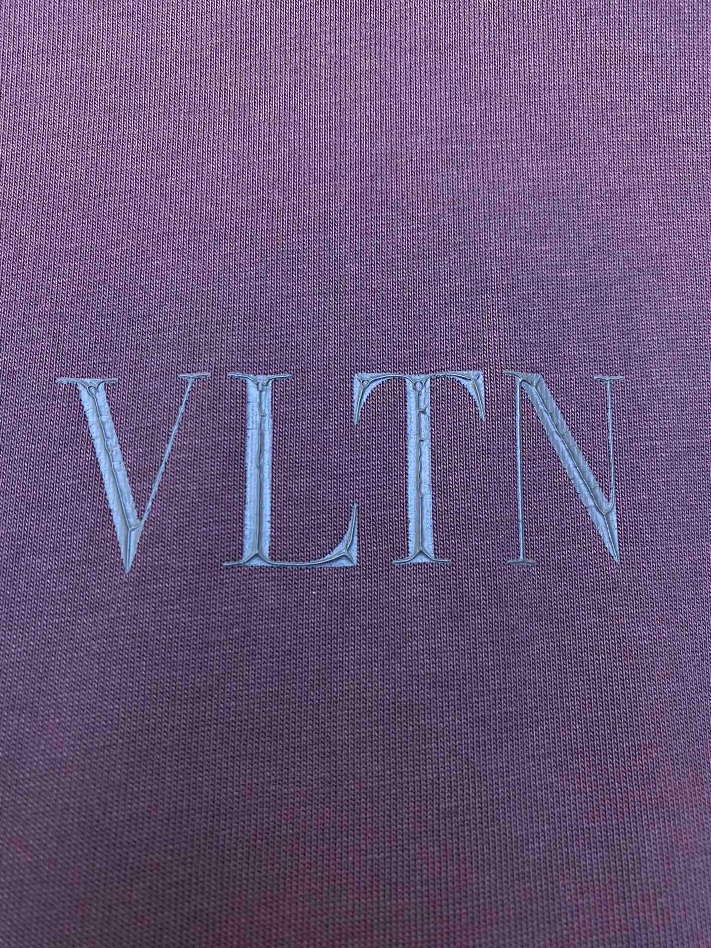 品牌VLTN季度2024春夏颜色黑色白色莓子色尺码M-XXXL版型微阔版短袖T重量230克重32支双纱纯