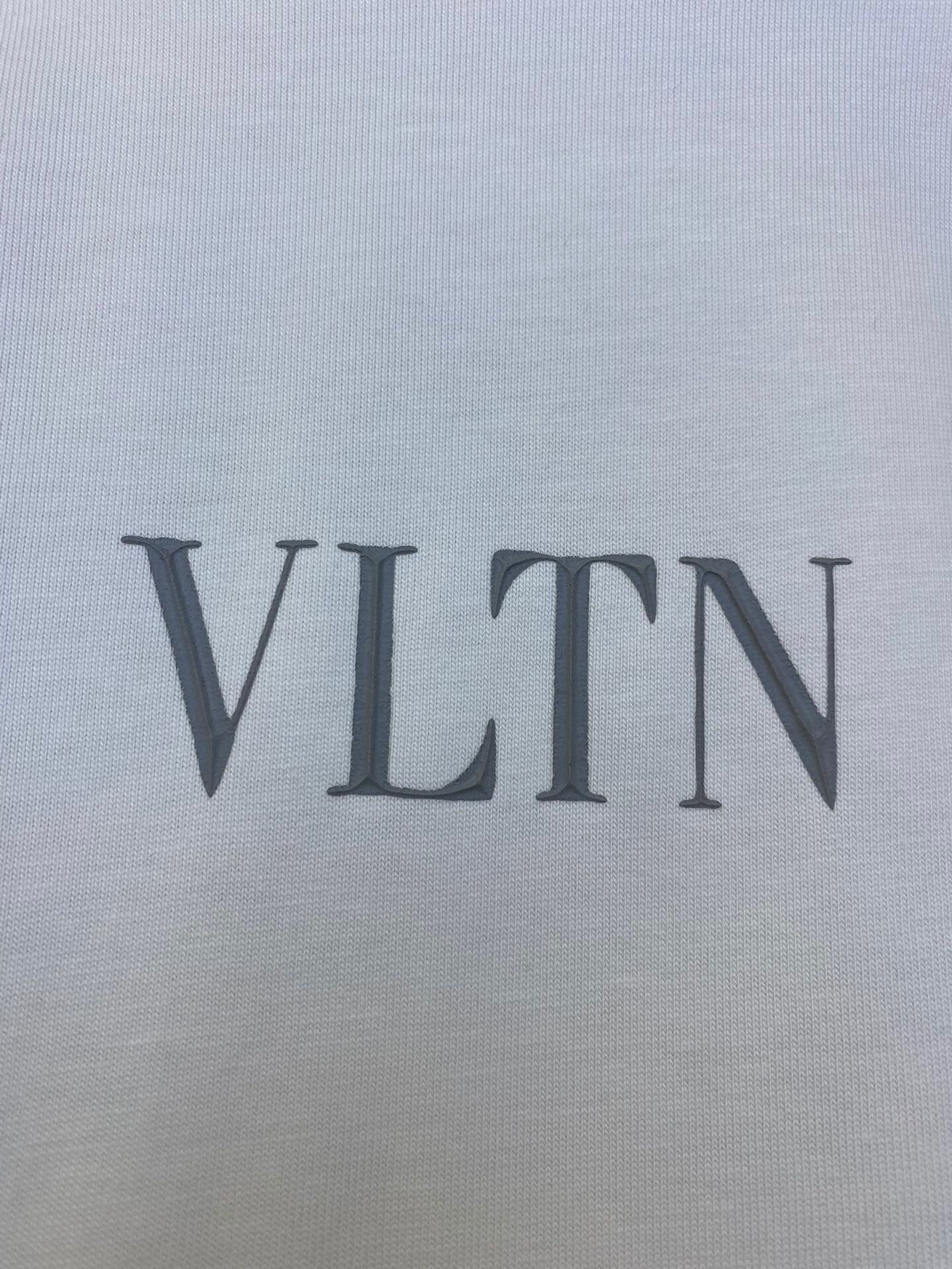 品牌VLTN季度2024春夏颜色黑色白色莓子色尺码M-XXXL版型微阔版短袖T重量230克重32支双纱纯