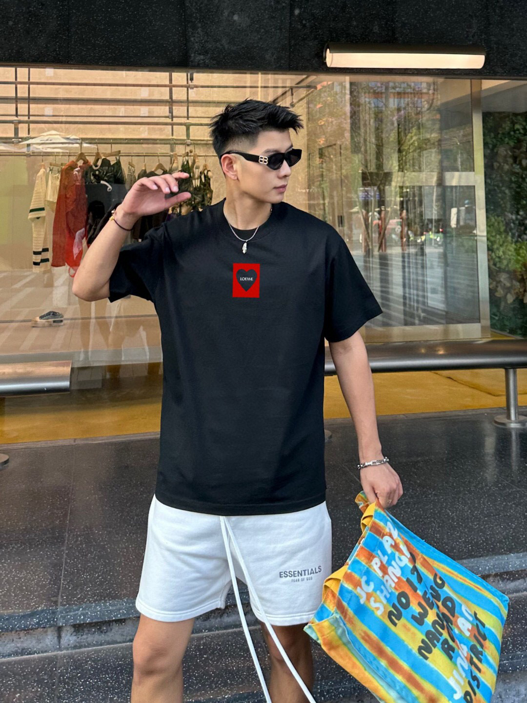 NO:118382,LOEW* 2025 spring and summer new short-sleeved T-shirt heavy cotton letter pattern print color black white mint green S M L XL XXL,,loewe,loewe,T-shirt,tees,t-shirt,alexander wang19860909LOEW* 罗意威* 2025春夏新款短袖T恤 重磅纯棉字母图案印花 颜色黑色白色薄荷绿 码数S M L XL XXL,,loewe,loewe,T-shirt,tees，t-shirt,alexander wang,Men's clothing