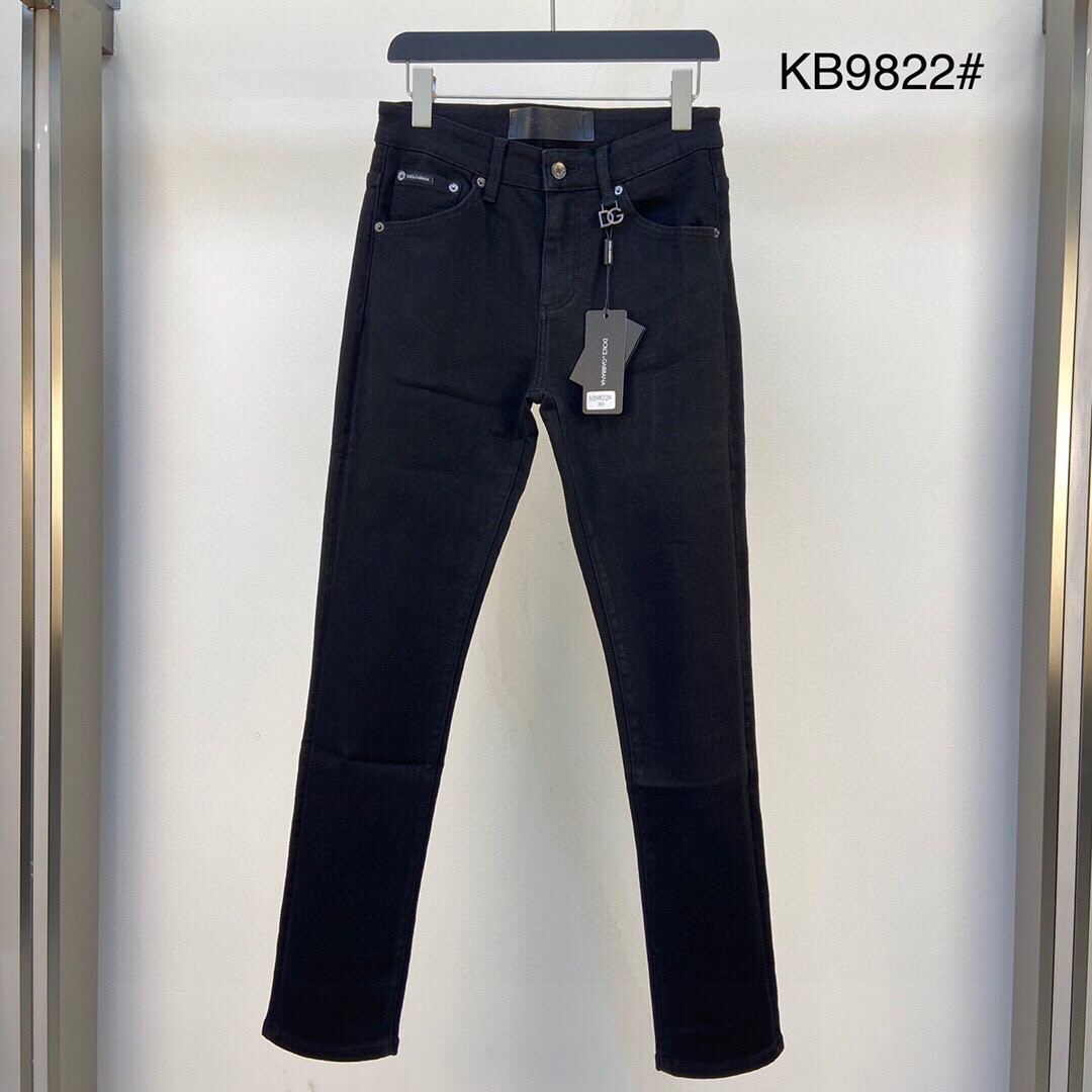 
DG牛仔裤
黑牛 Size：29 30 31 32 33 34 36 （新品）9822#