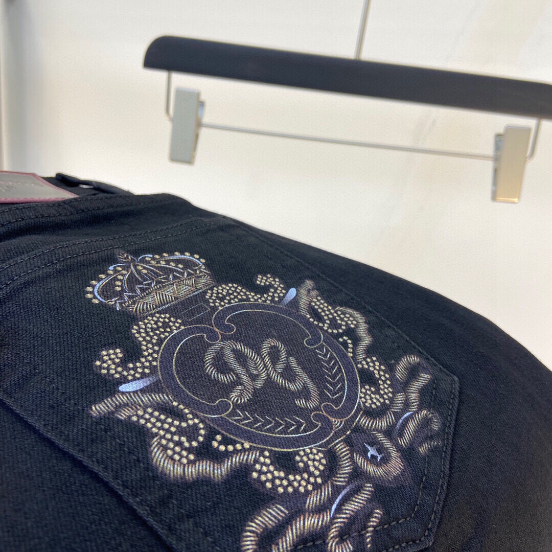
DG牛仔裤
黑牛 Size：29 30 31 32 33 34 36 （新品）9822#