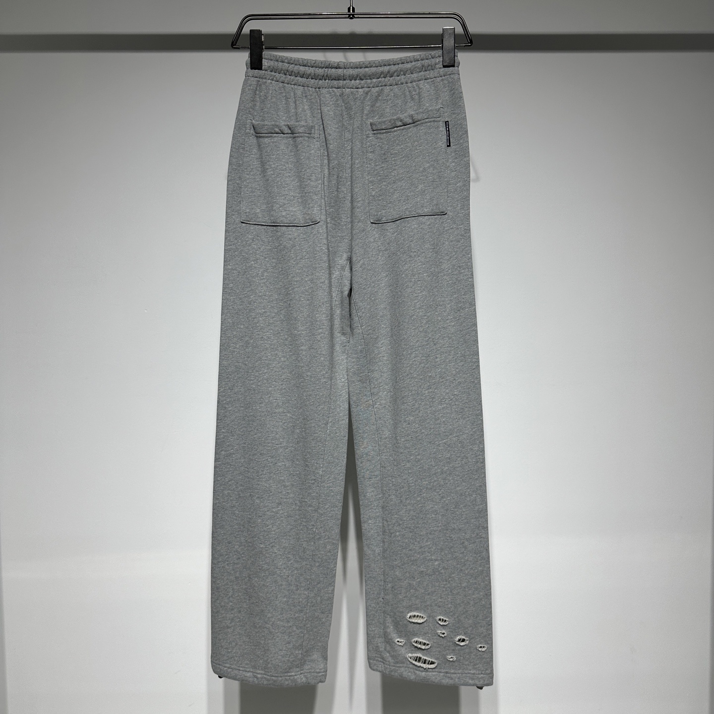 Alexander Wang 25早春新款
运动休闲裤华人最牛设计师王大人!!!经典字母logo立体胶