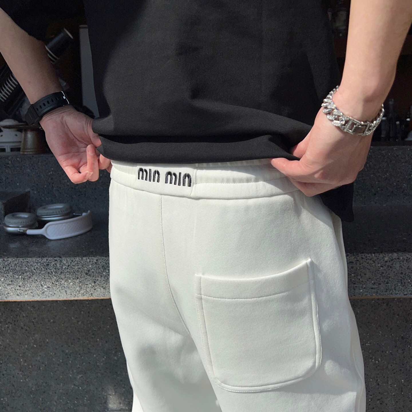 
2025春夏新款
MIU MIU 休闲裤
M-4XL 偏小一码