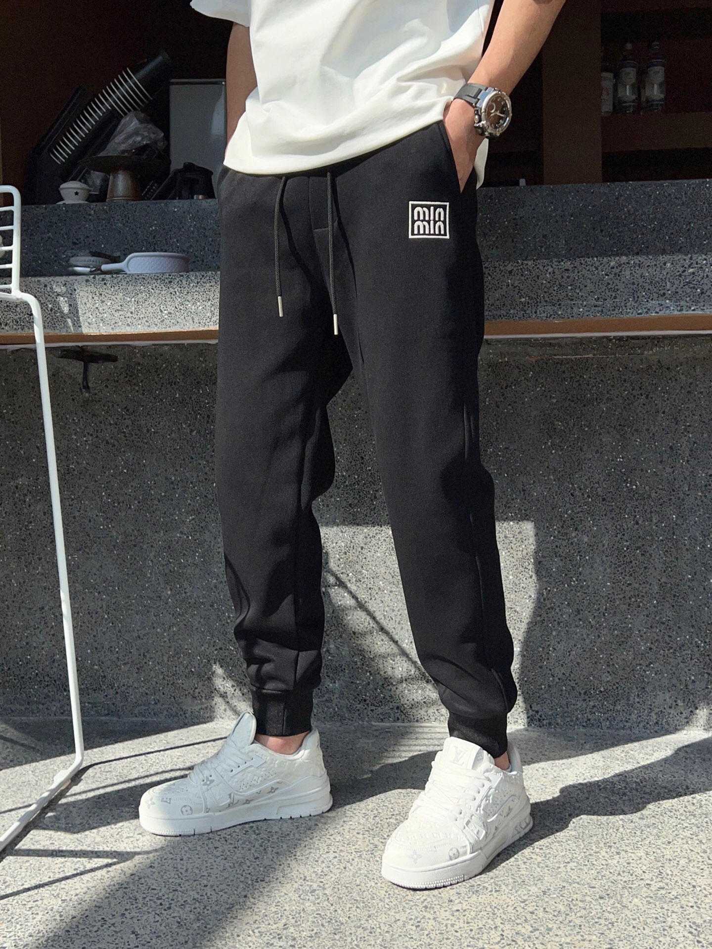 
2025春夏新款
MIU MIU 休闲裤
M-4XL 偏小一码