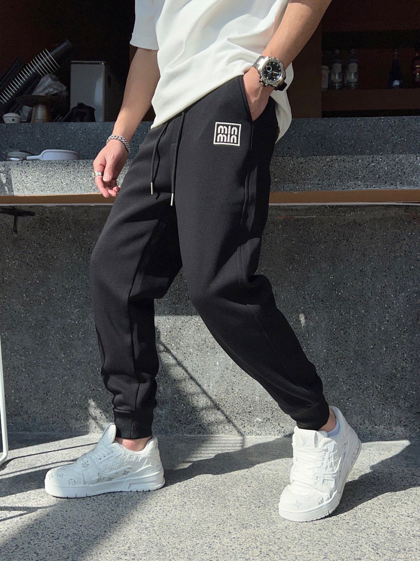 
2025春夏新款
MIU MIU 休闲裤
M-4XL 偏小一码