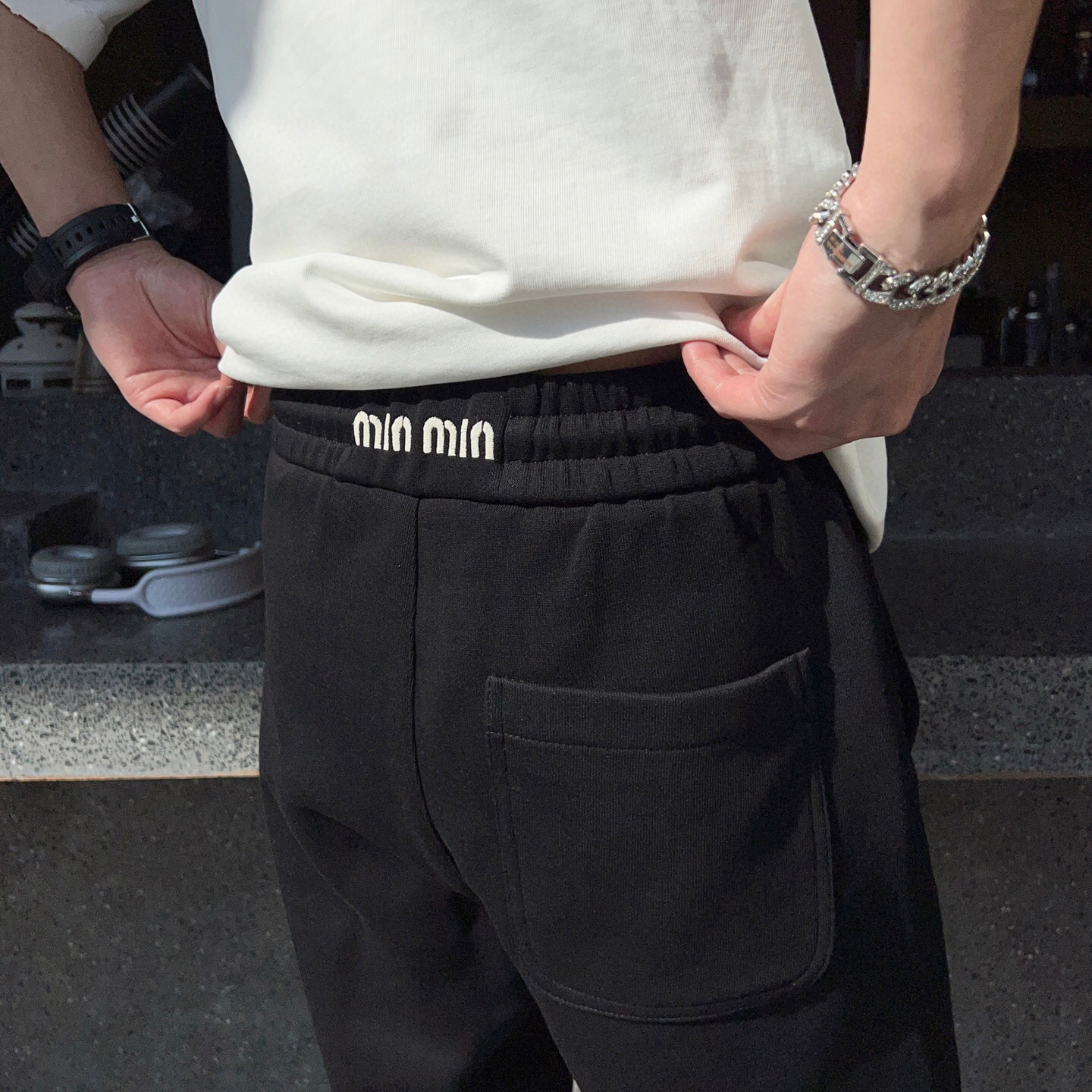 
2025春夏新款
MIU MIU 休闲裤
M-4XL 偏小一码