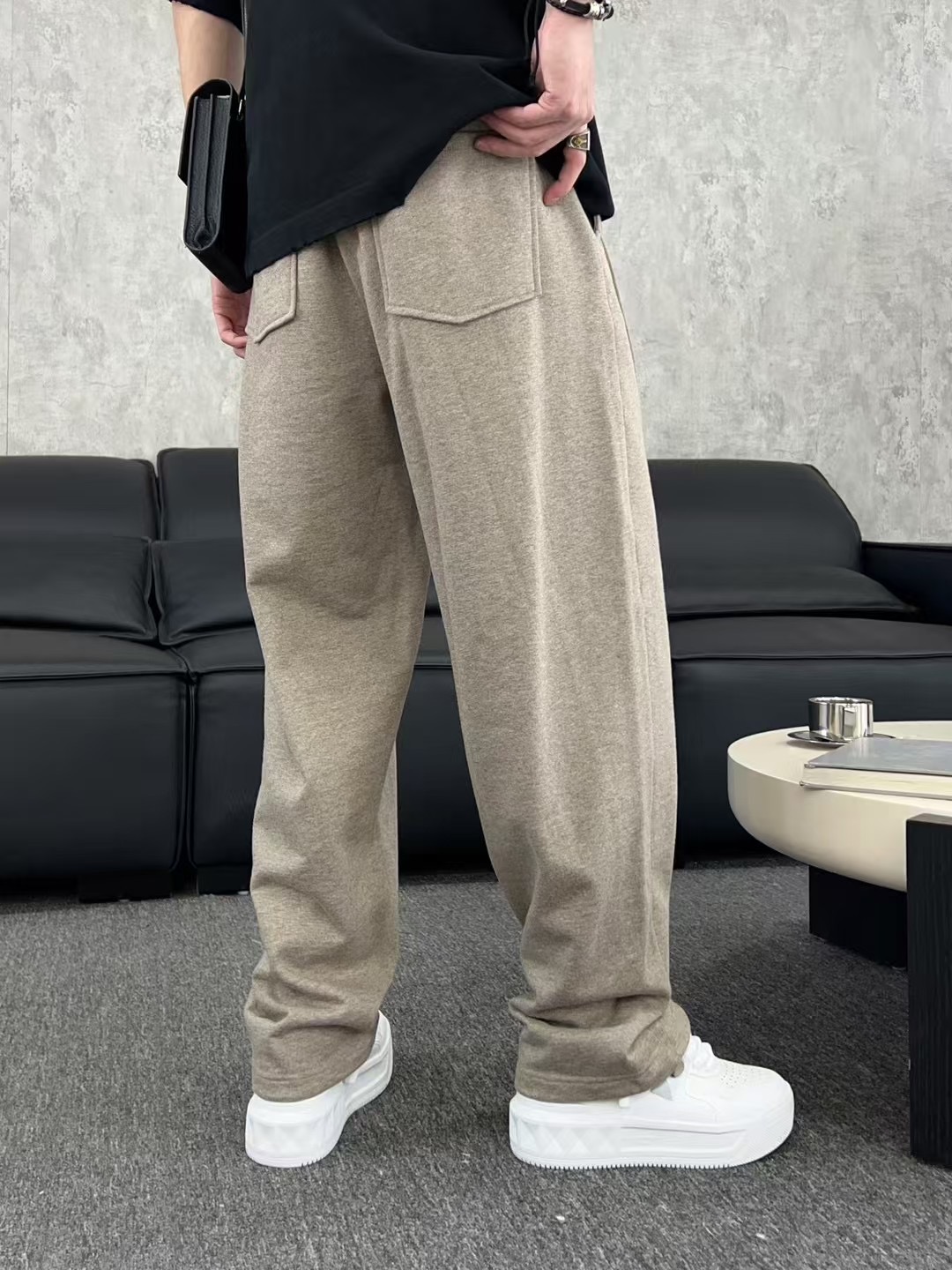
ACNE 新款春款裤子庆祝
颜色：杏
码数：M-3XL