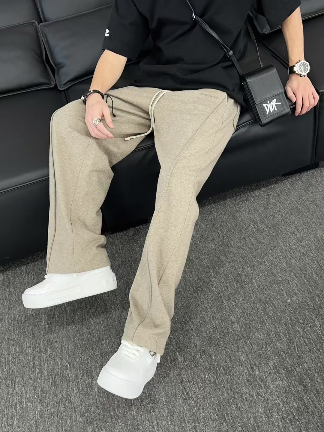 
ACNE 新款春款裤子庆祝
颜色：杏
码数：M-3XL