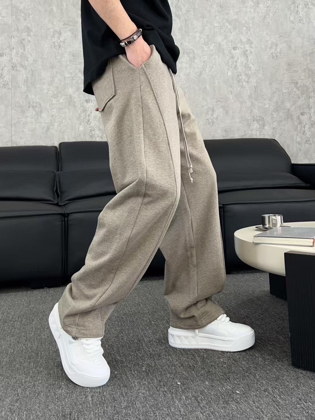 
ACNE 新款春款裤子庆祝
颜色：杏
码数：M-3XL
