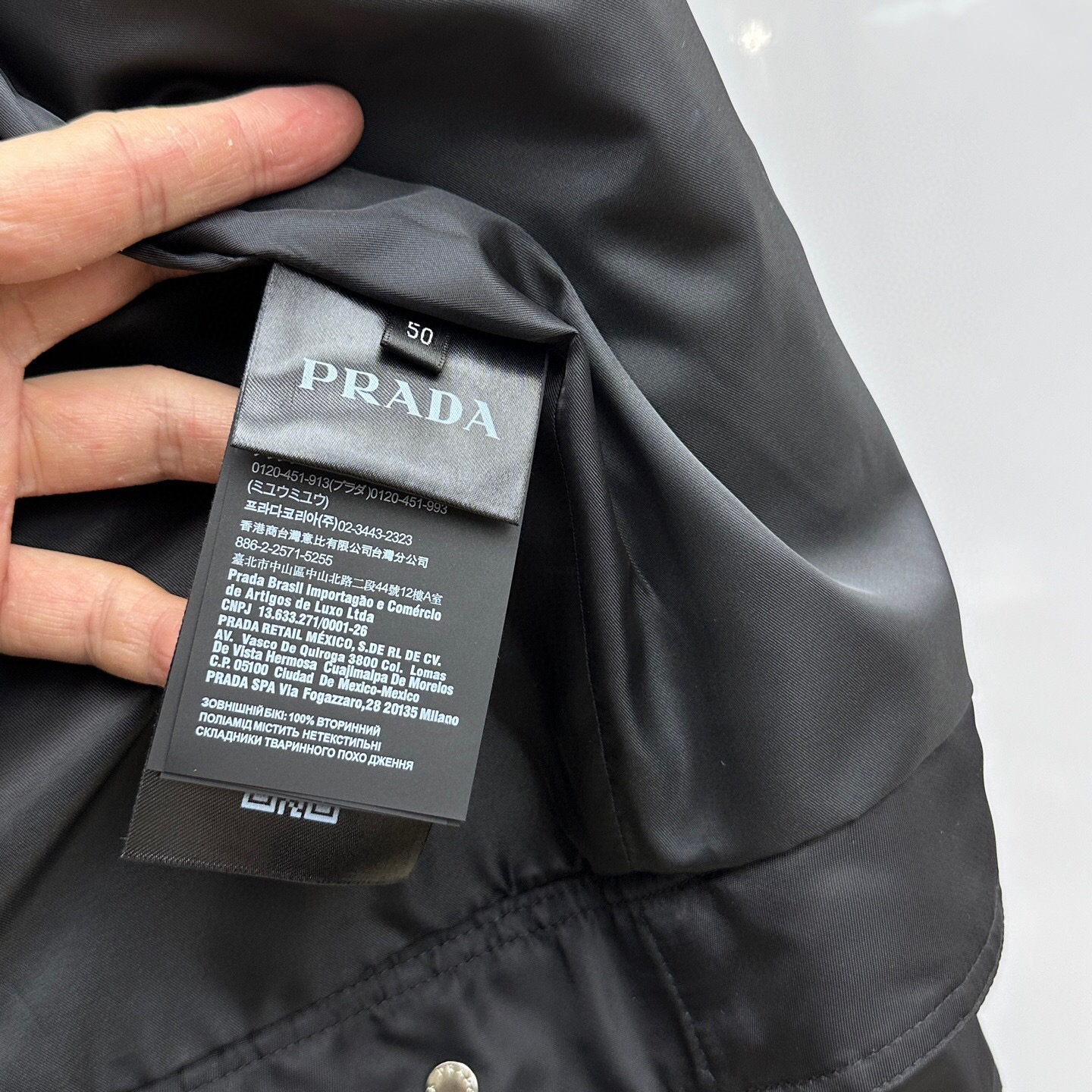 
🆕PRADA·普拉达 2025春季新款男士夹克翻领外套，原单三标齐全高端版本！拉链款式 高定专柜面料 