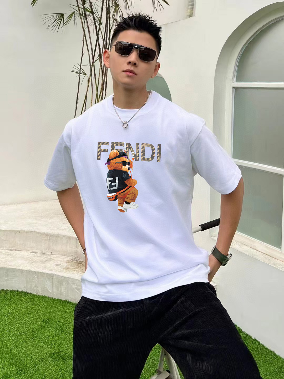 
FENDI*芬迪  高品质FD 2025ss春夏新款大熊字母logo圆领短袖T恤衫
采用定制280克双