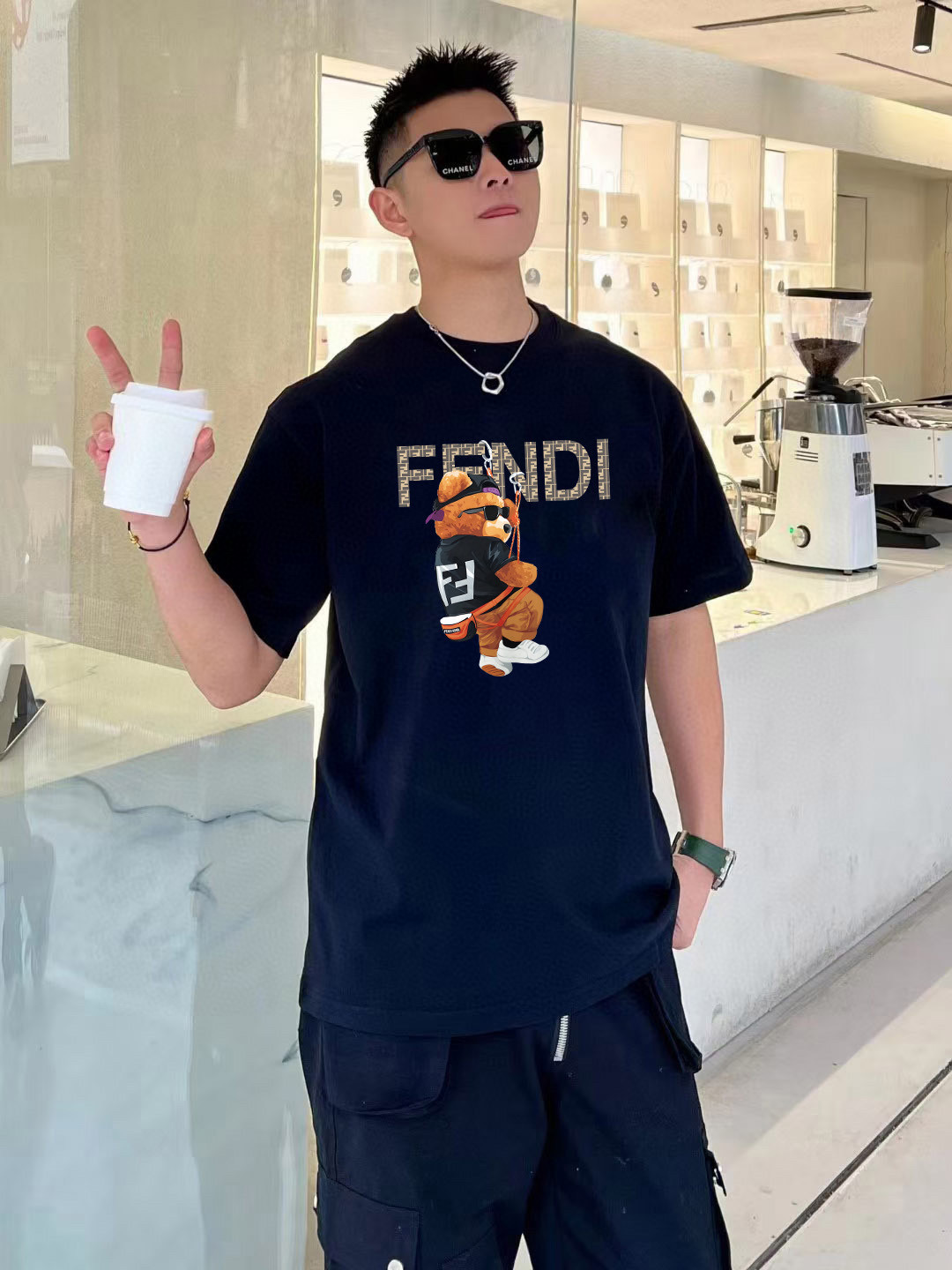 
FENDI*芬迪  高品质FD 2025ss春夏新款大熊字母logo圆领短袖T恤衫
采用定制280克双