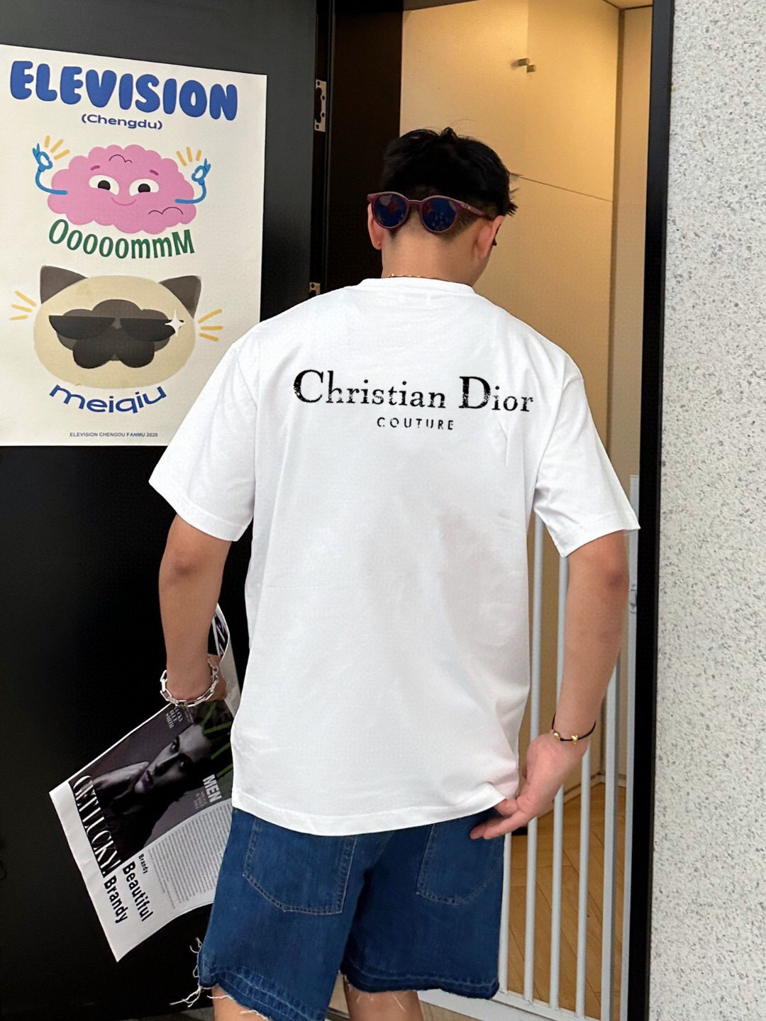 
Dior*       迪奥*
2025春夏新款短袖T恤
重磅纯棉字母logo印花
颜色：黑色   白