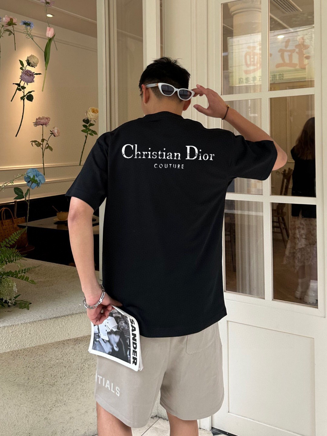 
Dior*       迪奥*
2025春夏新款短袖T恤
重磅纯棉字母logo印花
颜色：黑色   白