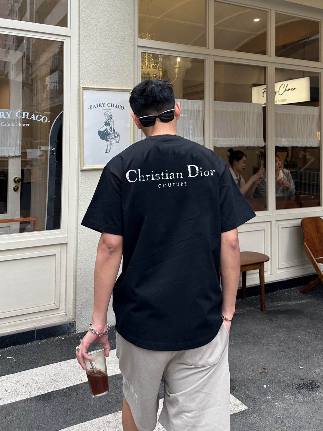
Dior*       迪奥*
2025春夏新款短袖T恤
重磅纯棉字母logo印花
颜色：黑色   白