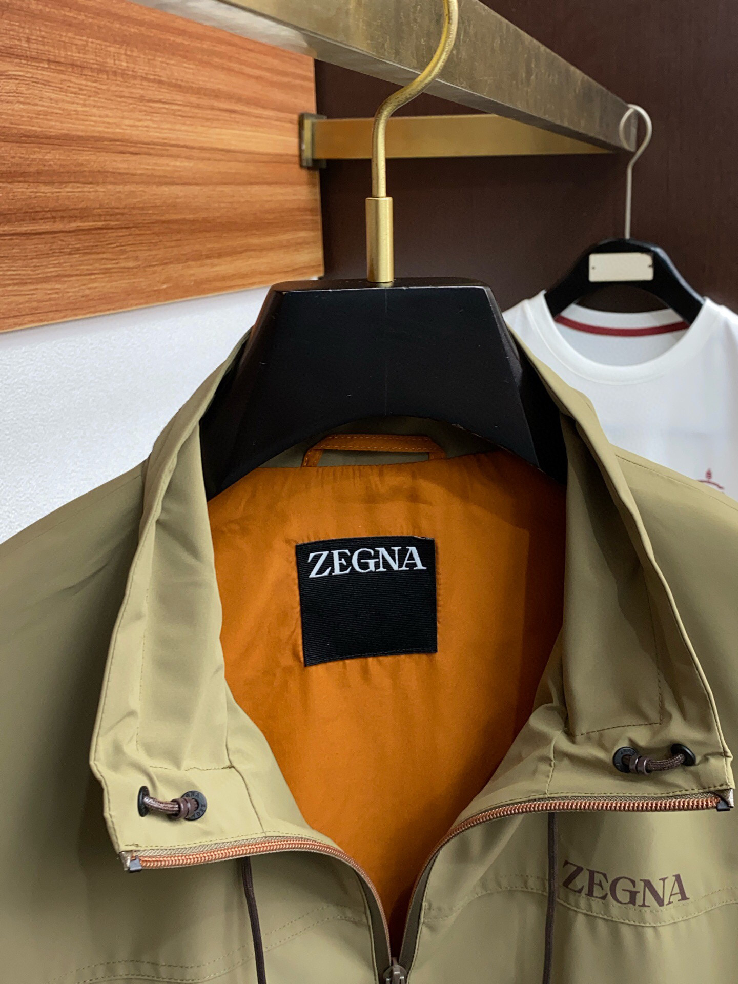  
 🆕ZEGNA·杰尼亚 2025开秋新款男士夹克外套翻领立领，原单三标齐全高端版本！立领款式 高定专