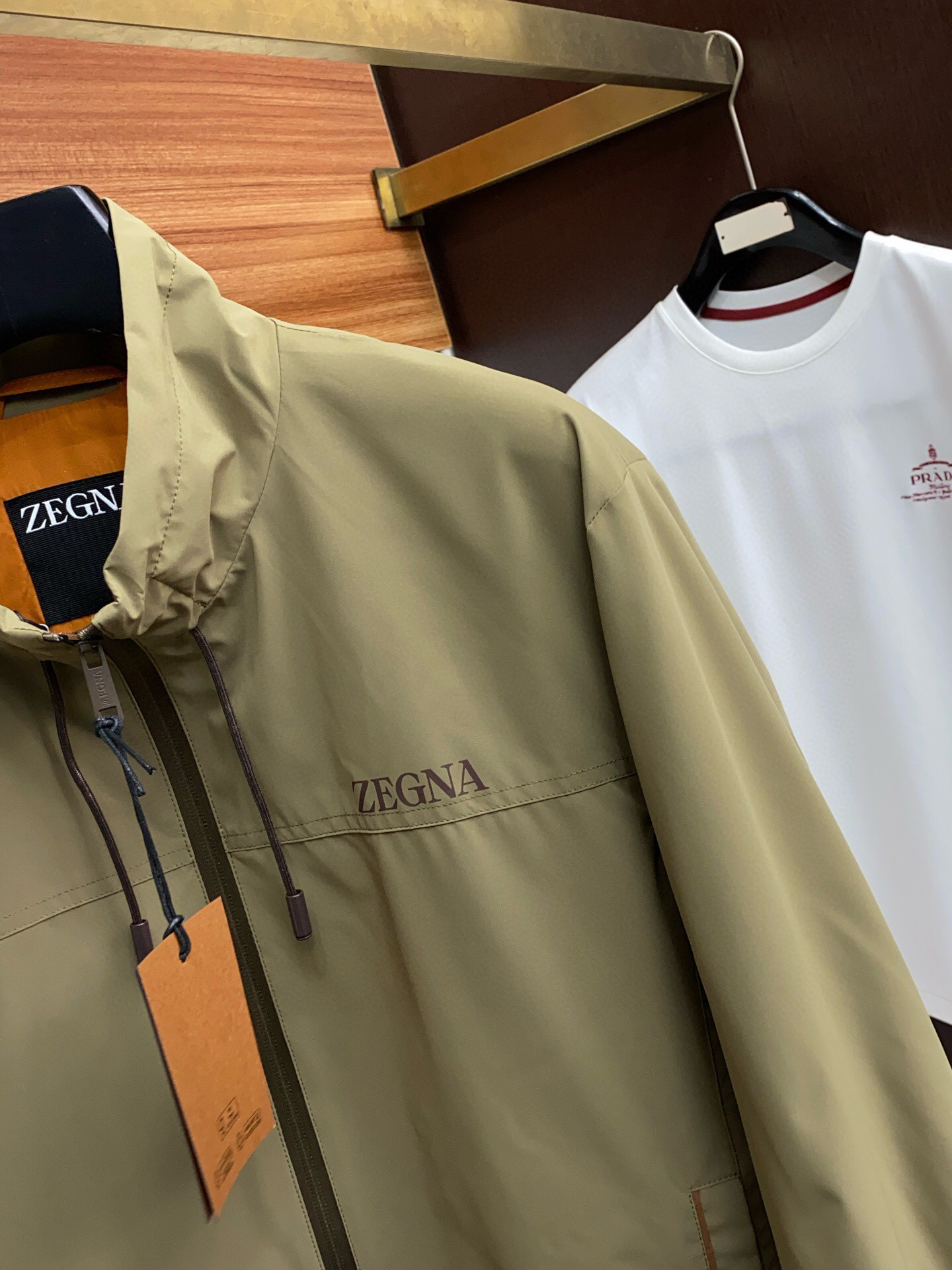  
 🆕ZEGNA·杰尼亚 2025开秋新款男士夹克外套翻领立领，原单三标齐全高端版本！立领款式 高定专