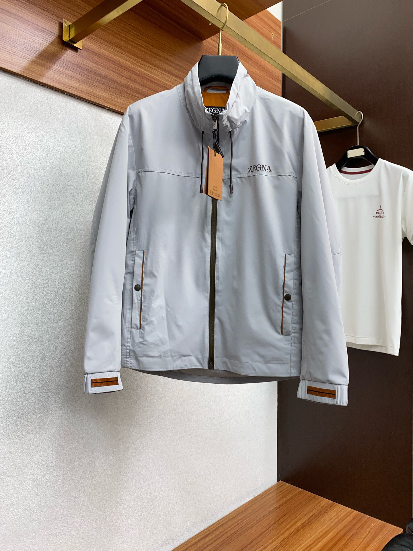  
 🆕ZEGNA·杰尼亚 2025开秋新款男士夹克外套翻领立领，原单三标齐全高端版本！立领款式 高定专