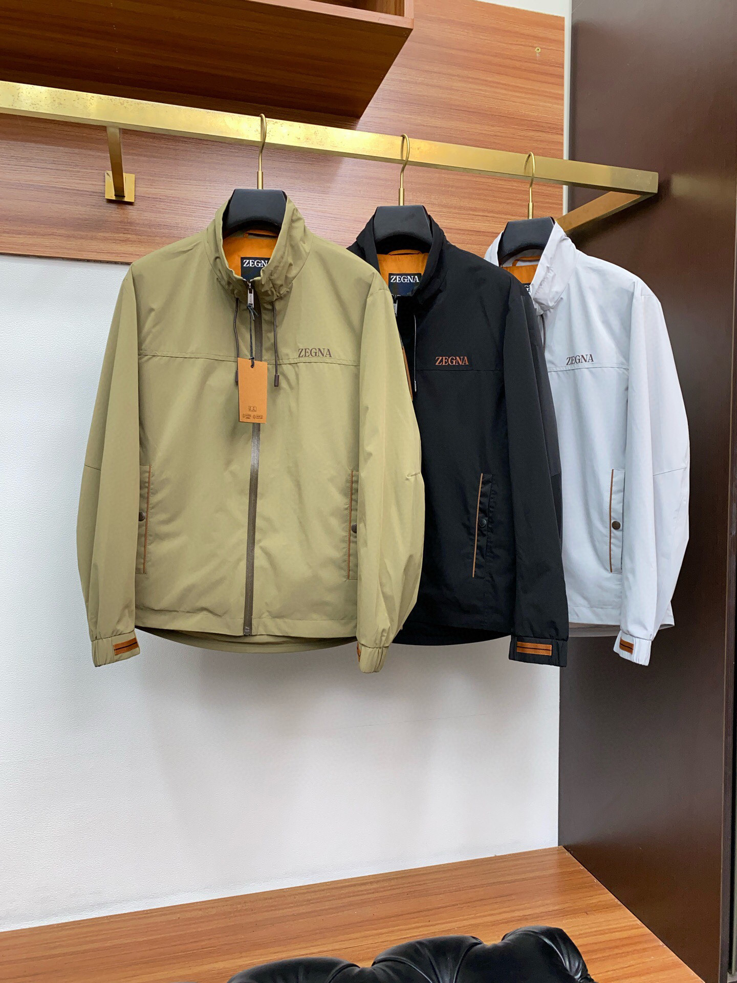  
 🆕ZEGNA·杰尼亚 2025开秋新款男士夹克外套翻领立领，原单三标齐全高端版本！立领款式 高定专