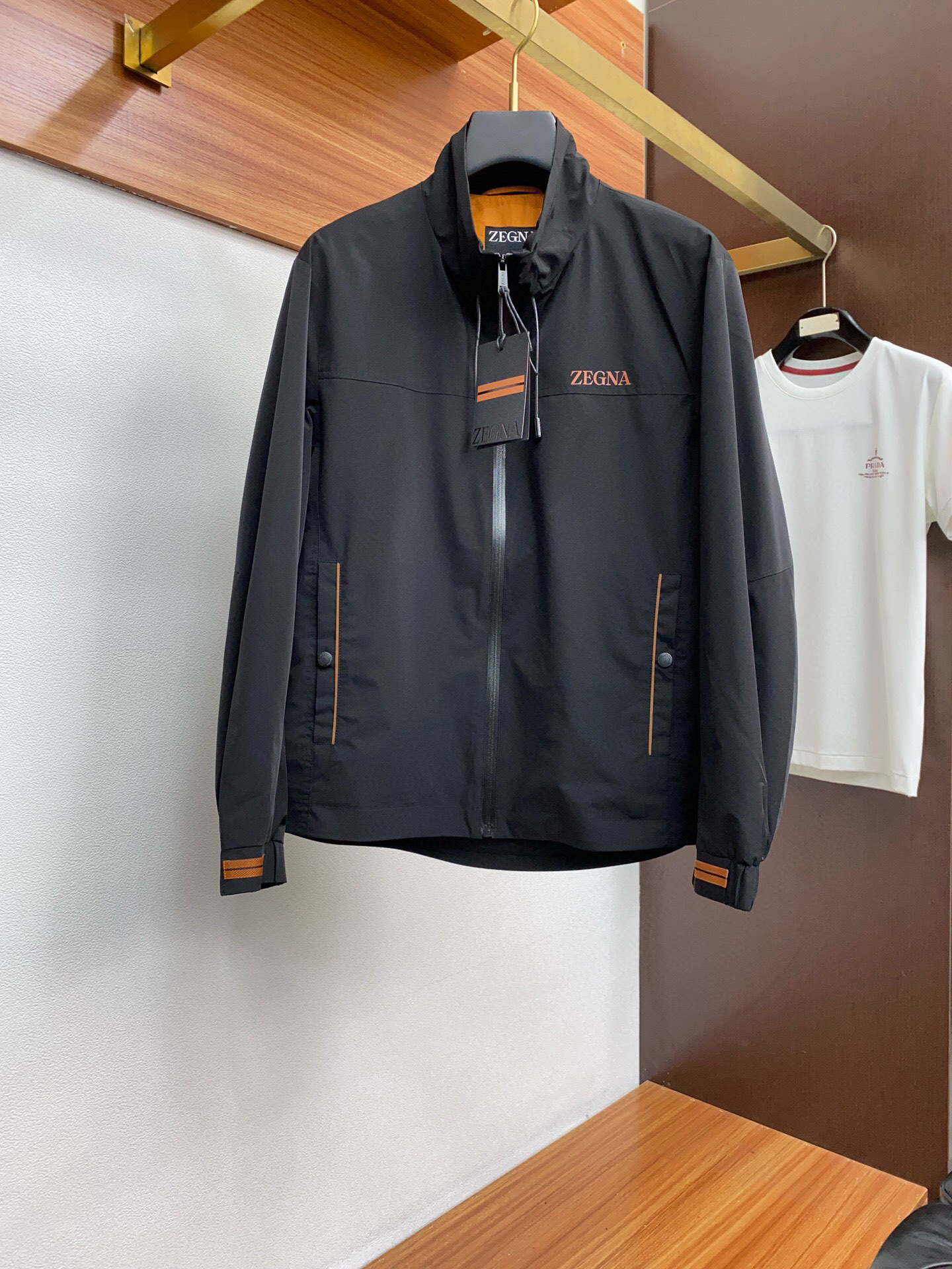  
 🆕ZEGNA·杰尼亚 2025开秋新款男士夹克外套翻领立领，原单三标齐全高端版本！立领款式 高定专