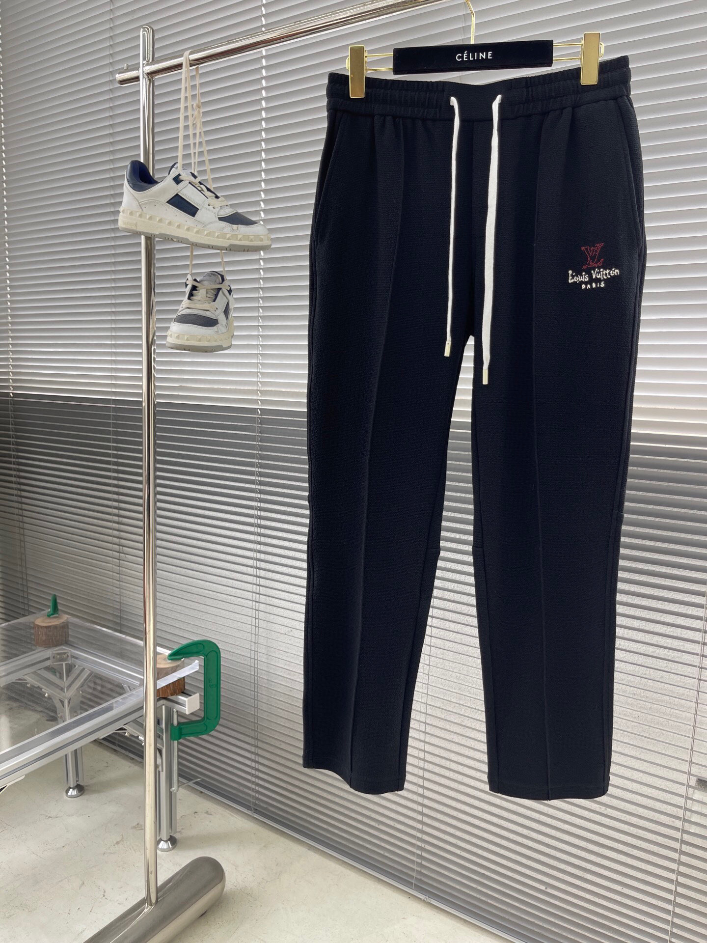 NO:131414,Donkey brand spring and summer casual trousers Size M-4XL, straight-leg pants, craft knitted jacquard material, heavy ladder double-sided front-style logo for color-blocking embroidery,,louis vuitton,alexander wang19860909驴牌 春夏款休闲卫裤 尺码M-4XL 版型直筒裤型 工艺针织提花儿料 重榜梯极双面 前幅工logo做拼色刺绣工艺,,louis vuitton,alexander wang,Men's clothing