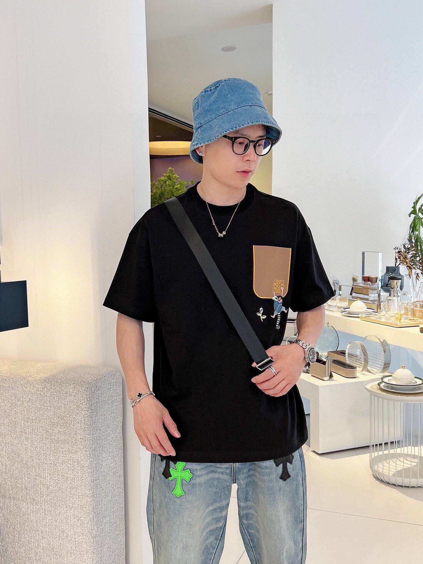 NO:131413,New spring and summer style Luojia short-sleeved size S~3XL, loewe, T-shirt, alexander wang19860909春夏新款 罗家短袖 尺码S~3XL,,loewe,T-shirt,alexander wang,Men's clothing