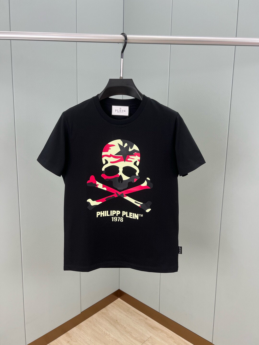 NO:131427,PHILIPP PLEIN 25 Spring and Summer New Product Skull & Alphabet Digital Print Logo Short Sleeve Round Neck T-shirt, Customized 80 3-strand pure cotton fabric; Black and White M-XXXL, T-shirt,tees, t-shirt,alexander wang19860909PHILIPP PLEIN 25春夏新品骷髅头&字母数码印花徽标短袖圆领T恤,定制80支3股纯棉面料；黑色 白色 M-XXXL,,T-shirt,tees，t-shirt,alexander wang,Men's clothing