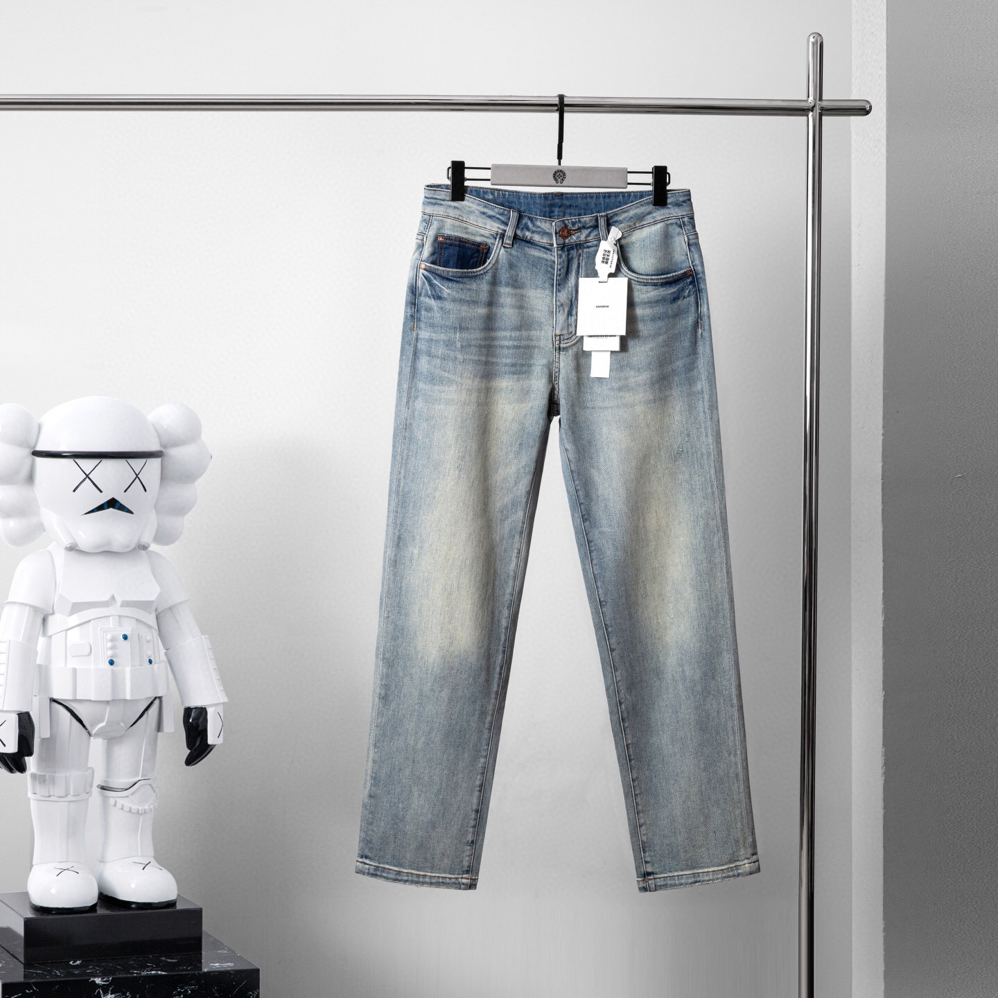 
品牌：Vivienne Westwood
季度：2025春夏
颜色：蓝色
尺码：29—36
版型：微阔