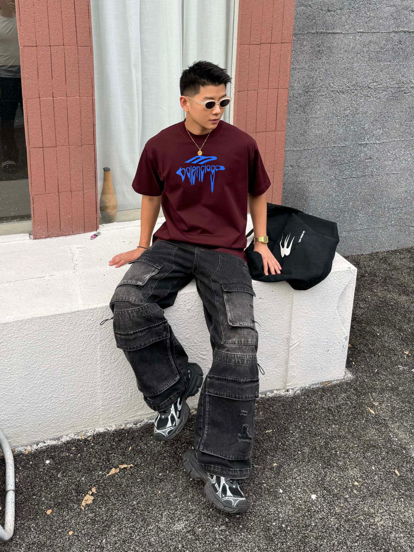 
BALENC*        巴黎*
2025春夏新款短袖T恤
重磅纯棉字母logo立体硅胶
颜色：黑