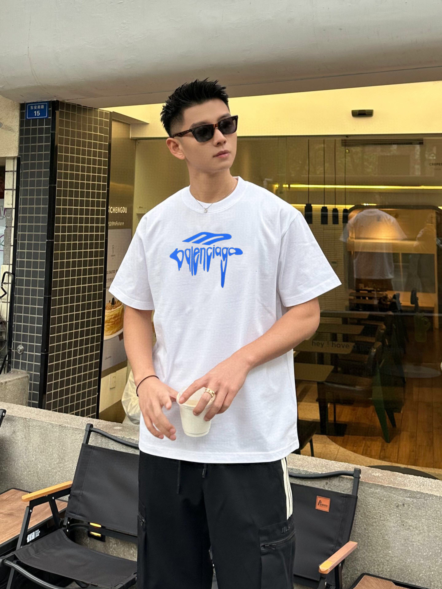 
BALENC*        巴黎*
2025春夏新款短袖T恤
重磅纯棉字母logo立体硅胶
颜色：黑