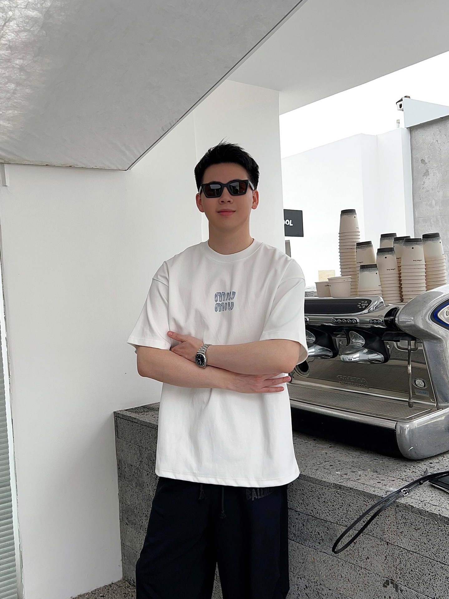 
2025miumiu新款手绘360克重磅短袖T恤
尺码S-XL