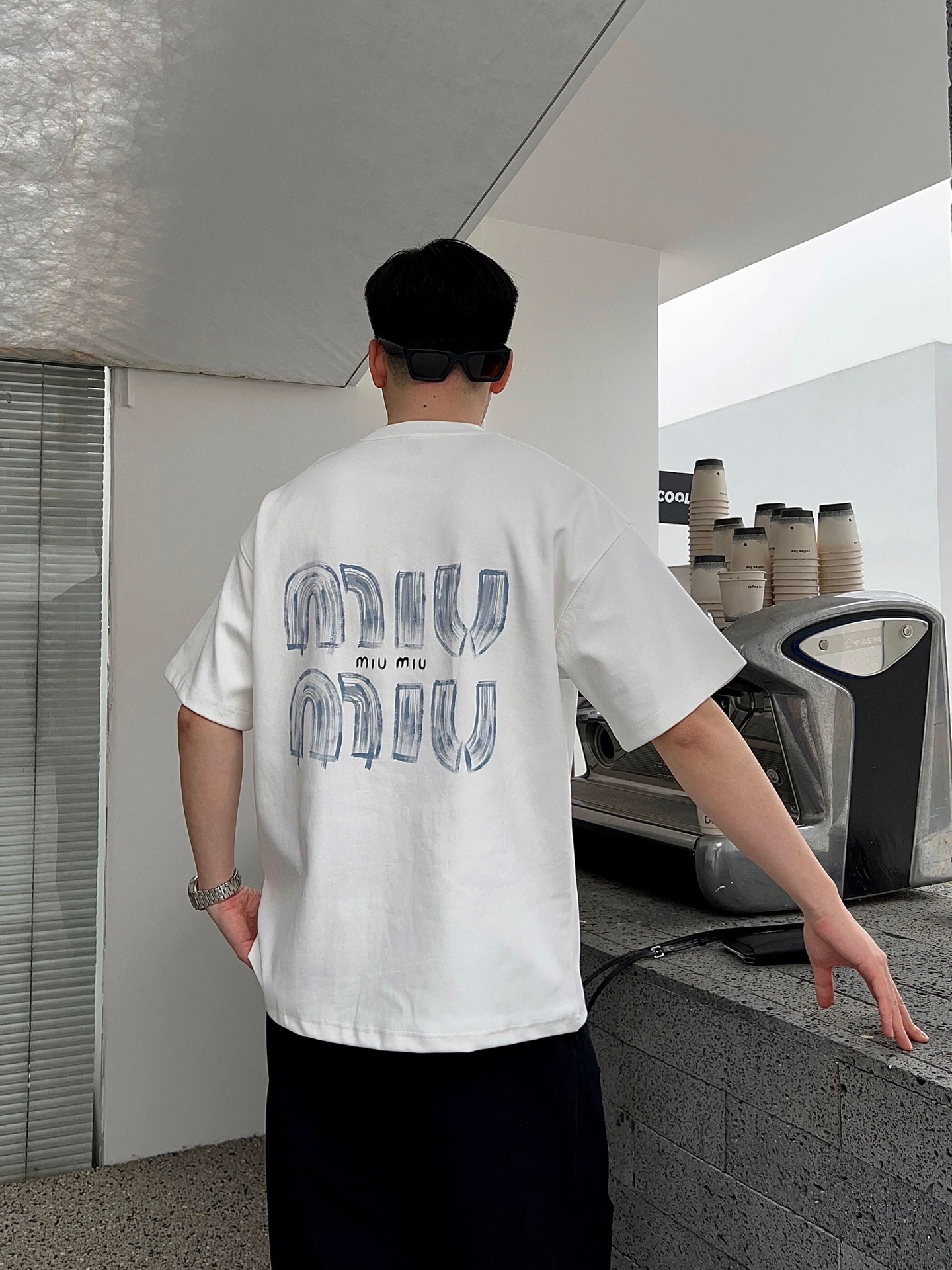 
2025miumiu新款手绘360克重磅短袖T恤
尺码S-XL