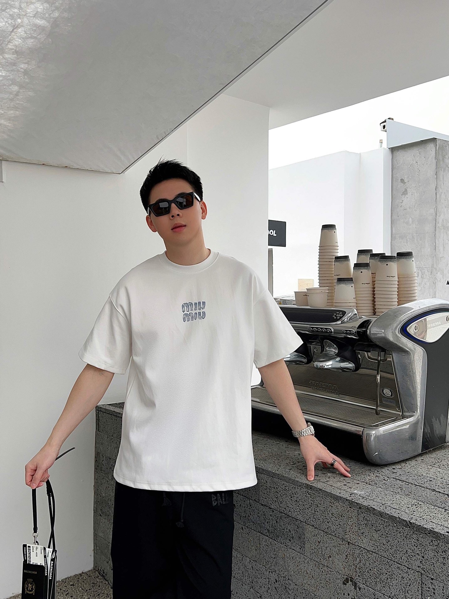 
2025miumiu新款手绘360克重磅短袖T恤
尺码S-XL