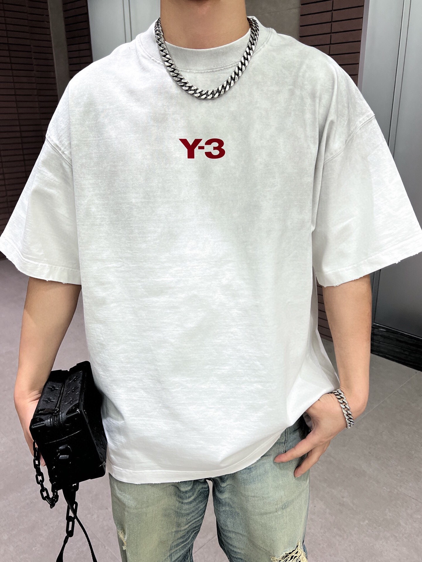 
品牌：Y-3
季度：2025春夏
颜色：黑色 白色
尺码：S-XXL
版型：宽松版 短袖T
重量：39