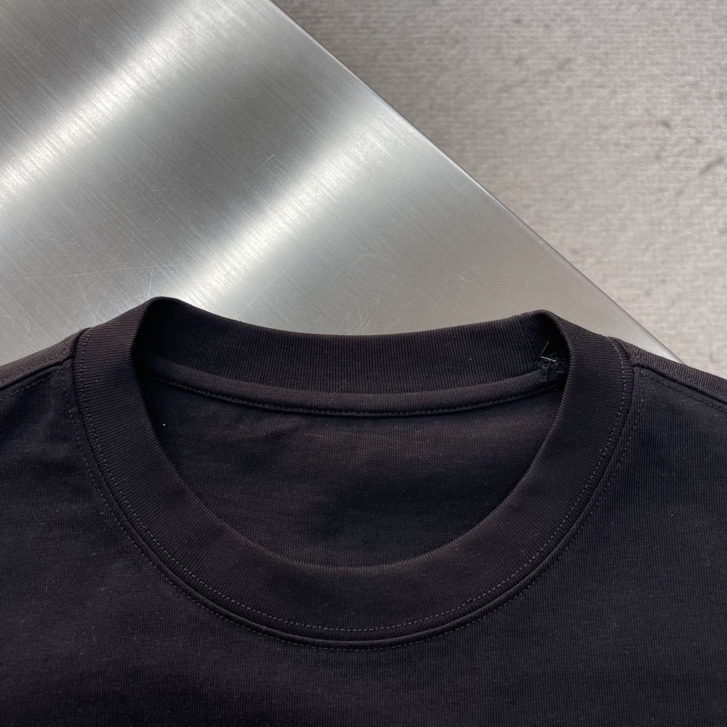  
Dio  2025年春夏系列短袖

尺码：M-5XL
版型： 微阔短袖T
成份：潮棉平纹面料，245