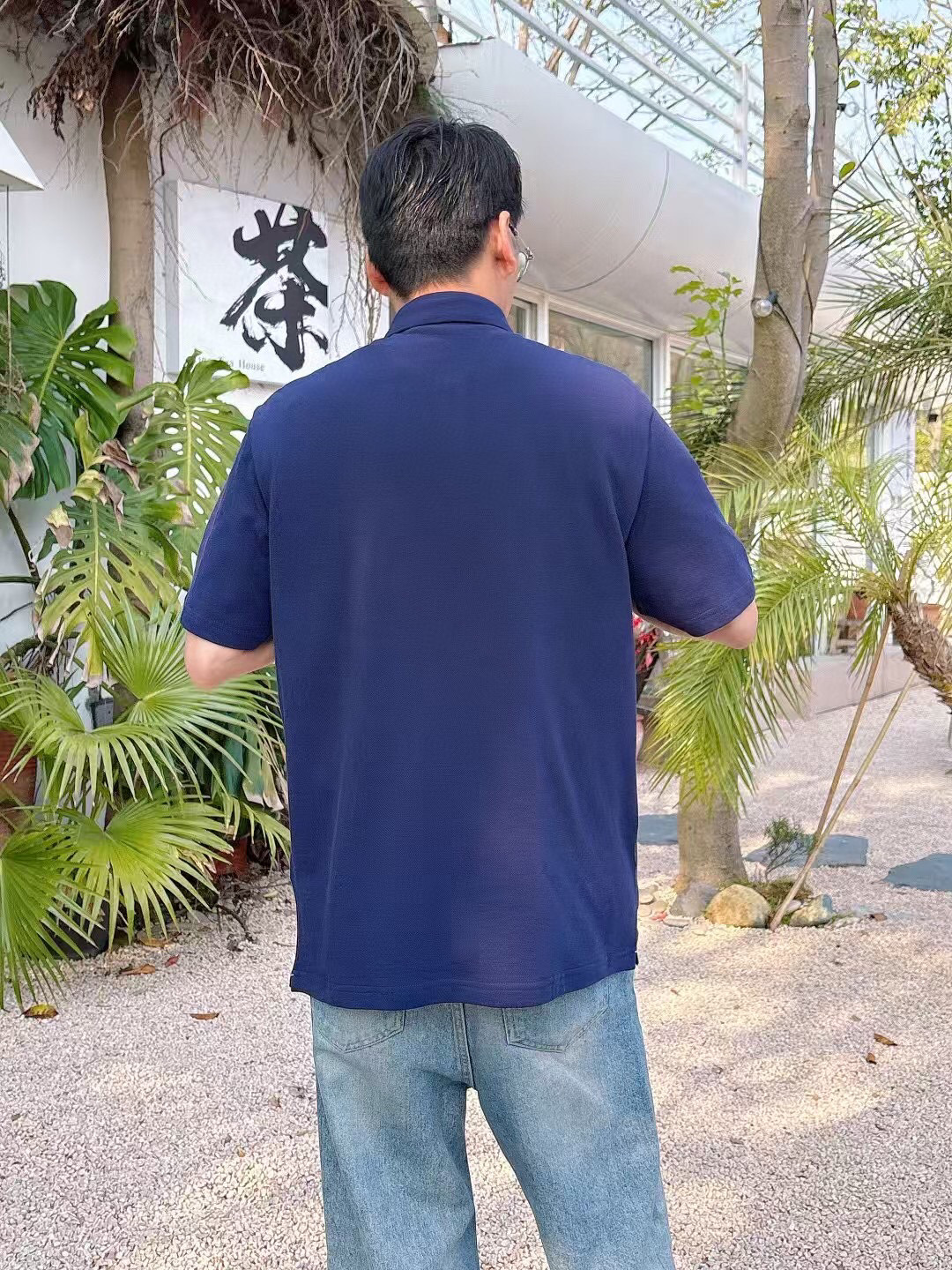 
普拉达Polo系列
季度：2025春夏
颜色：黑色 白色 卡其色 藏青色
尺码   m-4xL
版型：