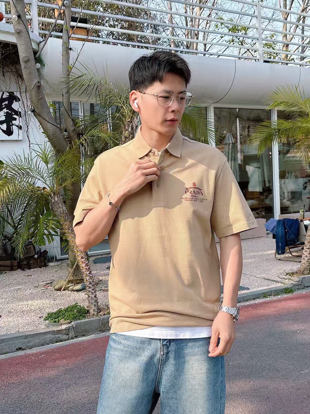 
普拉达Polo系列
季度：2025春夏
颜色：黑色 白色 卡其色 藏青色
尺码   m-4xL
版型：