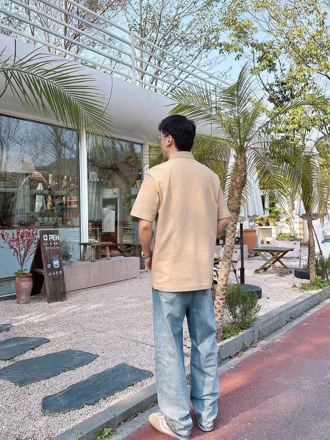 
普拉达Polo系列
季度：2025春夏
颜色：黑色 白色 卡其色 藏青色
尺码   m-4xL
版型：