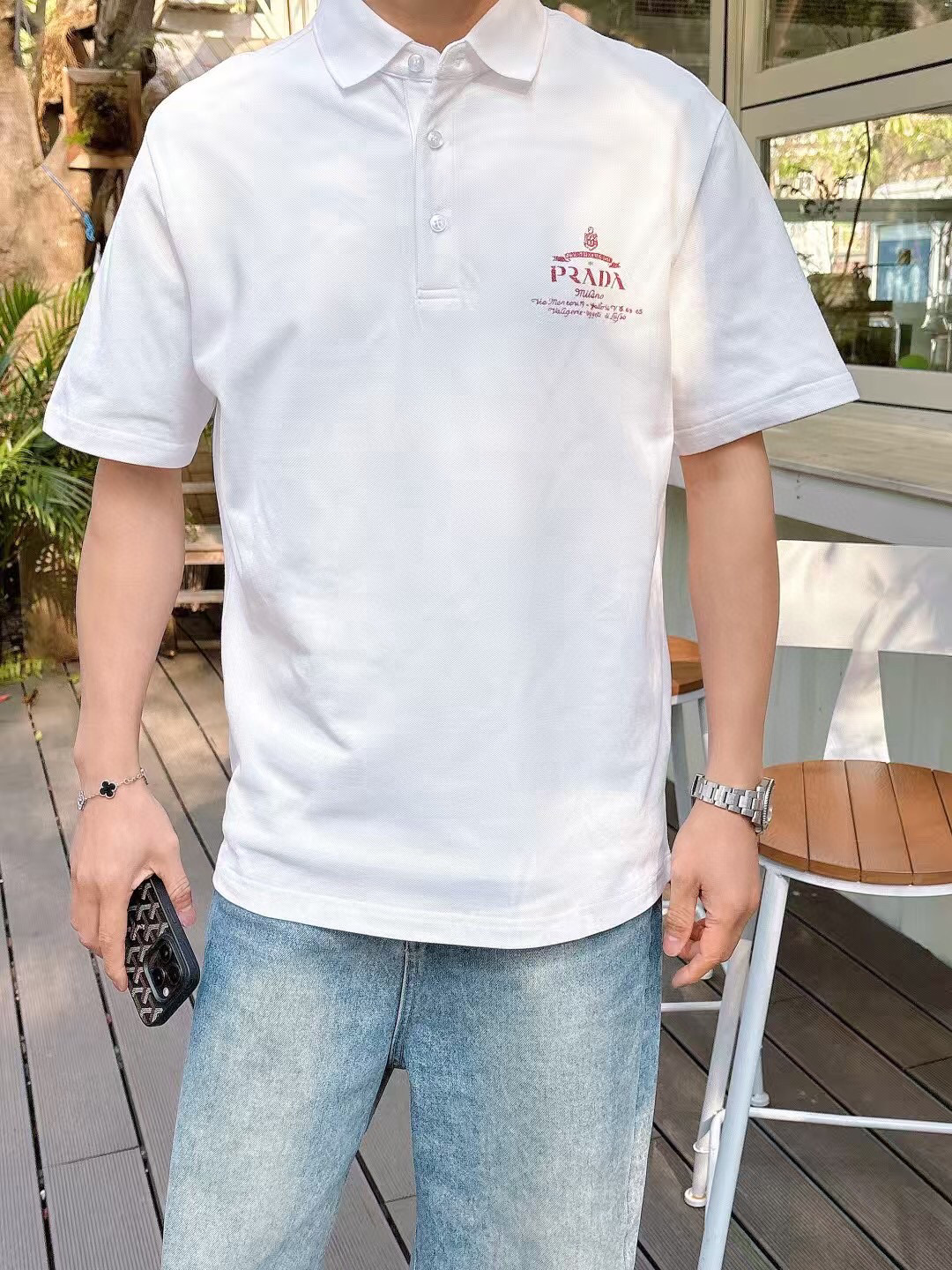 
普拉达Polo系列
季度：2025春夏
颜色：黑色 白色 卡其色 藏青色
尺码   m-4xL
版型：