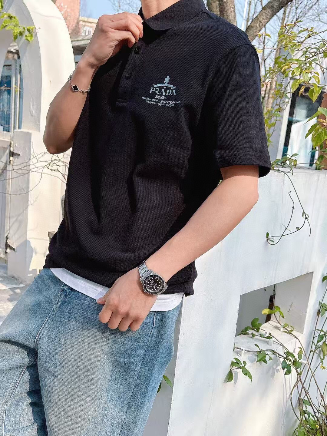 
普拉达Polo系列
季度：2025春夏
颜色：黑色 白色 卡其色 藏青色
尺码   m-4xL
版型：