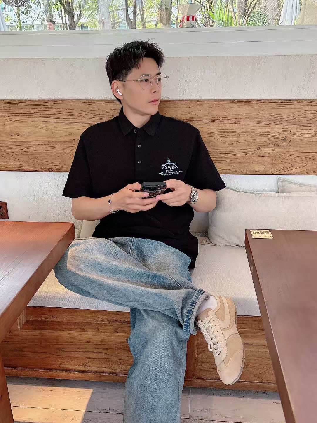 
普拉达Polo系列
季度：2025春夏
颜色：黑色 白色 卡其色 藏青色
尺码   m-4xL
版型：