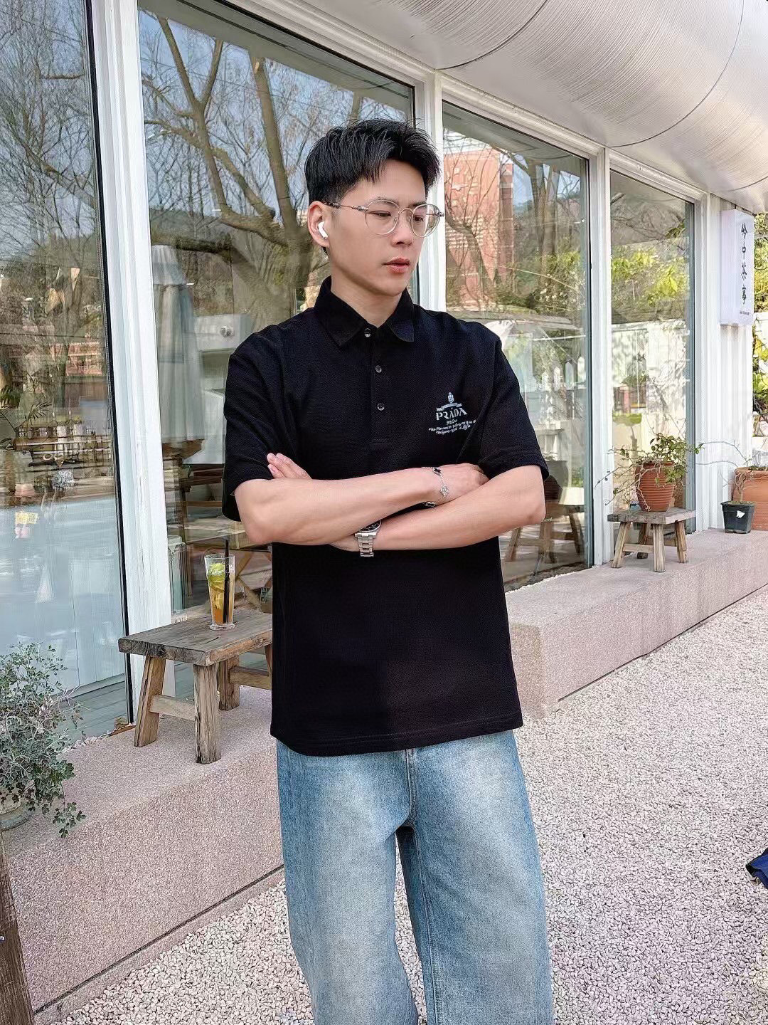 
普拉达Polo系列
季度：2025春夏
颜色：黑色 白色 卡其色 藏青色
尺码   m-4xL
版型：