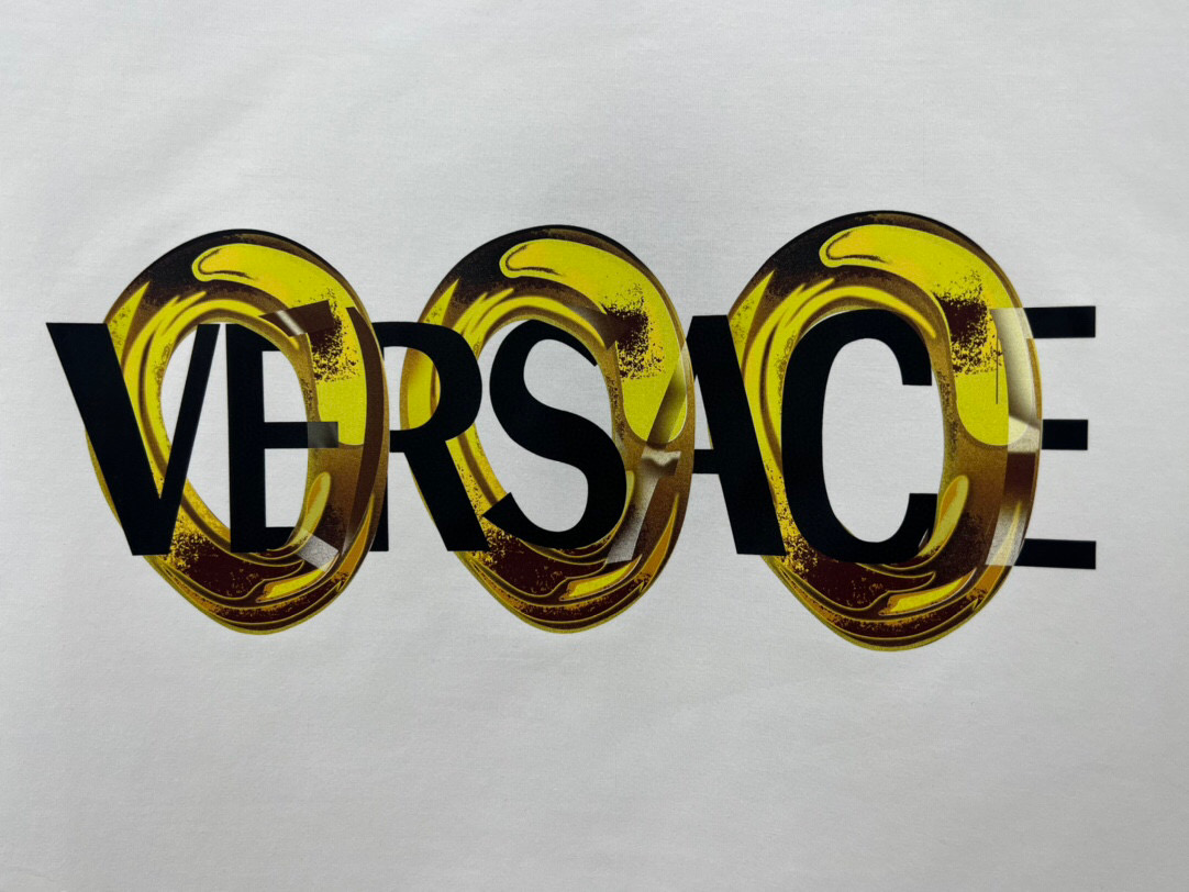 
Versace 25春夏新品数码印花标识短袖T恤，定制80支双股丝光棉面料；黑色 白色 M-XXXL（
