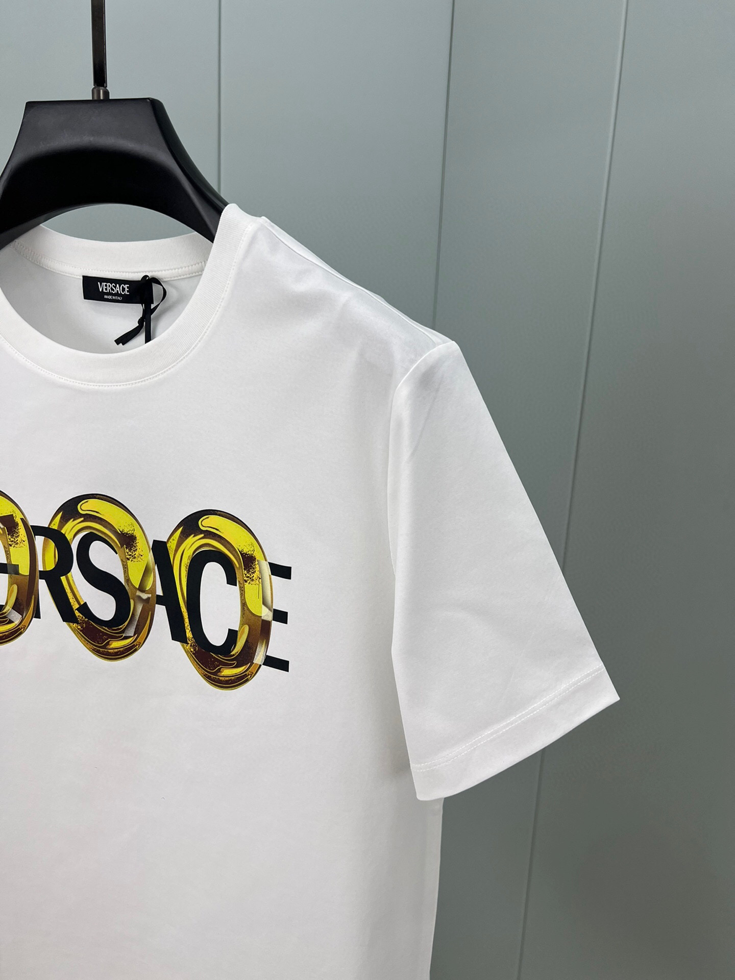 
Versace 25春夏新品数码印花标识短袖T恤，定制80支双股丝光棉面料；黑色 白色 M-XXXL（