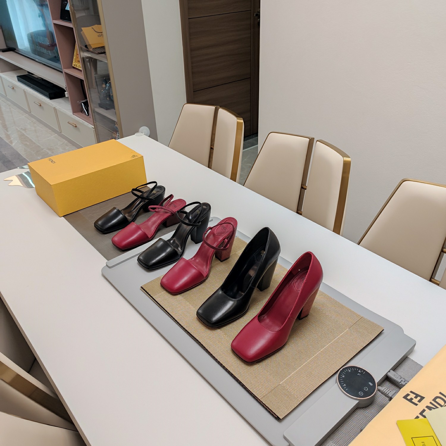 Fendi Sandales Chaussures À Couche Unique