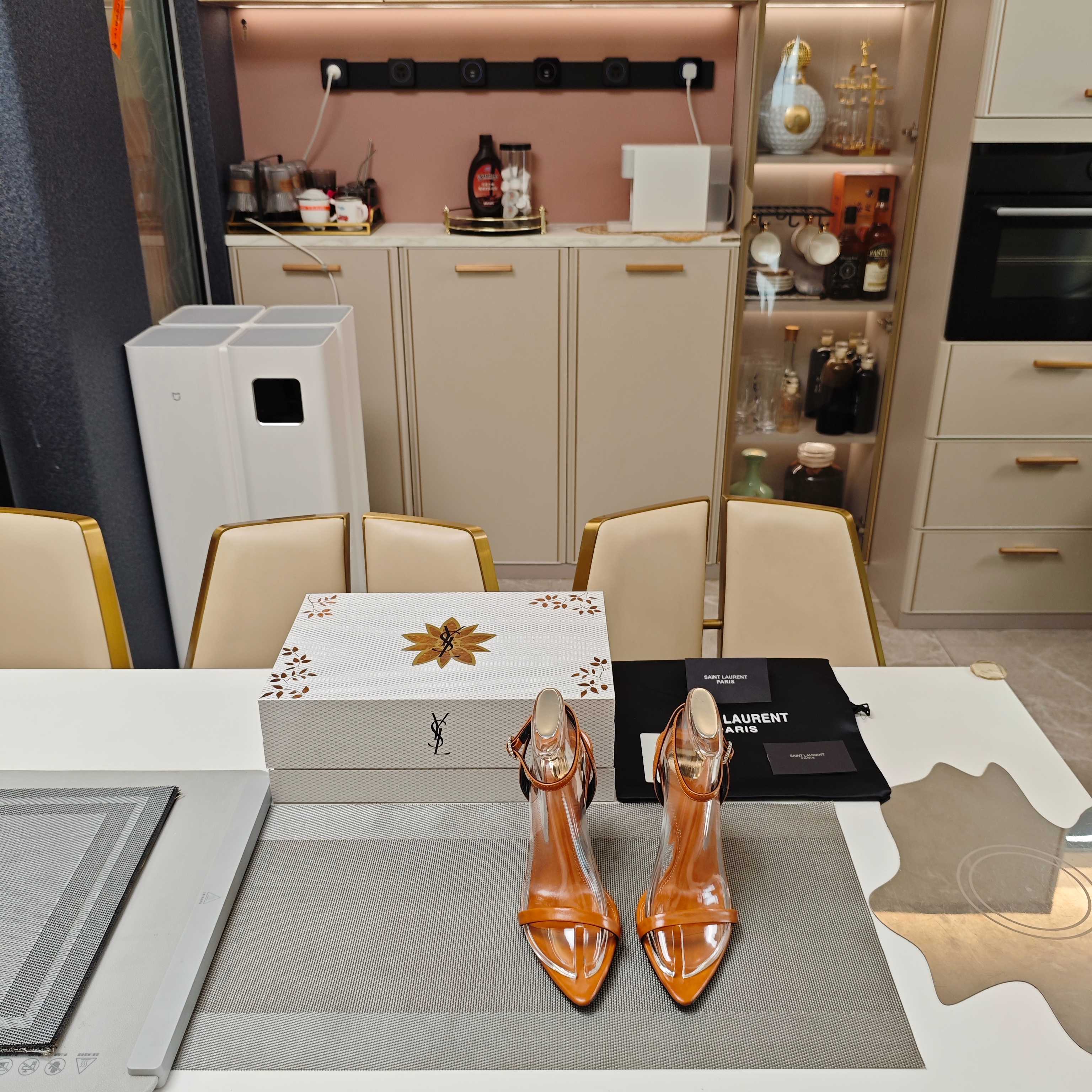 NO:409344,'SAINT LAURENT' (SYL Saint Laurent) Top version 25SS foreskin stiletto heels, foot-bound, pointed sandals with one-strip straps, SYL (2025 official VIP version of Golden Flower Magnet Box) recognizes the high-end version of the packaging, and is not comparable to the low-end one-stage one-stage one-stage one-stage one-stage one-stage one-stage one-stage one-stage one-stage one-stage one-stage one-stage one-stage one-stage one-stage one-stage one-stage one-stage one-stage one-stage one-stage one-stage one-stage one-stage one-stage one-stage one-stage one-stage one-stage one-stage one-stage one-stage one-stage one-stage one-stage one-stage one-stage one-stage one-stage one-stage one-stage one-stage one-stage one-stage one-stage one-stage one-stage one-stage one-stage one-stage one-stage one-stage one-stage one-stage one-stage one-stage one-stage one-stage one-stage one-stage one-stage one-stage one-stage one-stage one-stage one-stage one-stage one-stage one-stage one-stage one-stage one-stage one-stage one-stage one-stage one-stage one-stage one-stage one-stage one-stage one-stage one-stage one-stage one-stage one-stage one-stage one-stage one-stage one-stage one-stage one-stage one-stage one-stage one-stage one-stage one-stage one-stage one-stage one-stage one-stage one-stage one-stage one-stage  A pair of high-end custom shoes that you have to buy in the new year quarter, 'The new generation of round gold logo for insoles and sheepskin decoration, with its own luster and grade' 'The toe is a long and thin sexy pointed toe' The original mold-made 'foreskin stilettoe' foreskin high heels are noble and dignified toe, and the pointed toe is neutral and elegant, while the girlish atmosphere is not lost. Sheepskin fabric one-lace upper design is high-end and top-notch, sexy single shoes are comfortable and pedaled. The multi-colored shoes are contrasting colors and have a spring and summer atmosphere, both sexy and fashionable. Saint Laurent's new spring and summer series of shoes presents exquisite and fashionable minimalist styles, and the first choice for dating and gifts.  A super sexy creative shoe series of Saint Laurent, including fashionable and elegant sandals, noble and charming single shoes, thin-footed fashionable sandals, and high-cost and expensive letter heels for making craftsmanship. Sheepskin fabric + ring ankle strap + foreskin stiletto heels + sexy pointed-toe shoe last, combining sexy, noble, high-end, and atmospheric!  Highlight the brand's eye-catching silhouette and exquisite tailoring. Any Saint Laurent high heels on the feet, the blingbling's super flash, and the aristocratic woman's atmosphere is revealed! It is very comfortable to wear, the soft lines are not tight, and the colors are very bright! It is very young and can be worn regardless of age, and the foot is aristocratic style!  !  The new products of the season, as we all know, Saint Laurent shoes are always designed to be full of high-end, high-end, high-end, and versatile, and never out of date. The following steps of fashion trends cannot be left behind. Every little woman must have them in her life. Fabric sheepskin fabric and sheepskin inner and insoles. The outsole uses high true original Italian cowhide sole, 10cm heel height. The inner and footbeds are made of mixed sheepskin. size35/39 (34 40 41 42 customized). The official color is multi-colored, all colors of genuine products can be ordered., high heels, saint laurent, saint laurent, sandals, high heels, cowhide, sheepskin, real silk19860909“SAINT LAURENT ”（SYL圣罗兰）顶级版本 25SS众明星网红追捧的包皮细高跟,裹脚带一字带尖头凉鞋. SYL（2025官方VIP 贵宾版金花磁铁盒）认清包装高配版本,低端勿比. Saint Laurent.25SS春夏季走秀主推爆单款,新品上线,圣罗兰秀款“包皮料细高跟”装饰真丝一字带鞋面,造就出一款时尚性感于一身的一字带尖头凉鞋系列鞋履. 细高跟一字带尖头凉鞋 ——————————————————  各界知名网红、模特明星、名媛首选品牌,最喜欢的高定版本时装女鞋.【跟高10cm.】  新的一年季度不得不入手的一双高定鞋履, 《鞋垫羊皮装饰新一代圆形金标,自带光泽与档次》 《鞋头为又长又细的性感尖头》 原版开模定制的“包皮细高跟”包皮高跟,高贵端庄显优雅,尖形鞋头既中性又典雅大方,同时不失少女的气息,羊皮面料一字带鞋面设计,高端上档次,性感单鞋舒适一脚蹬,多色系鞋履都撞色非常有春夏的气息,既性感又时尚. Saint Laurent 春夏新款系列鞋履,呈现精致时髦的极简造型,约会&送礼首选精品. 圣罗兰·超级性感的一款创意鞋履系列,有时尚大方的凉鞋,高贵娇媚,气质高雅的单鞋,瘦脚时尚的凉鞋,还有制作工艺的高成本昂贵字母跟. 羊皮面料+环脚踝绑带 + 包皮料细高跟+性感尖头鞋楦,集性感,高贵,高端,大气于一身！凸显品牌醒目的廓形和精湛的剪裁. Saint Laurent圣罗兰高跟鞋中任何一款鞋履上脚,blingbling的超闪,贵族女人气息就提现出来啦!穿着很舒适显脚的柔美线条不绷脚,颜色很艳丽没错啦!超显年轻的不分年龄均可穿着,上脚便是贵族风范！！ 当季新品,众所周知,Saint Laurent鞋子永远设计为高级感满满的,高端大气上档次且百搭永不过时,时尚潮流追随的脚步却无法落下,每个小女子一生都必须拥有. 面料羊皮面料与羊皮内裡与鞋垫. 大底采用高真原色意大利牛皮底,10cm跟高. 内里和垫脚为意制混种绵羊皮. size35/39（34 40 41 42订做）. 颜色官方多色系,正品所有颜色均可下单制作.,高跟鞋凉鞋,saint laurent,saint laurent,sandals,high heels,cowhide,sheepskin,real silk,Women's Shoes