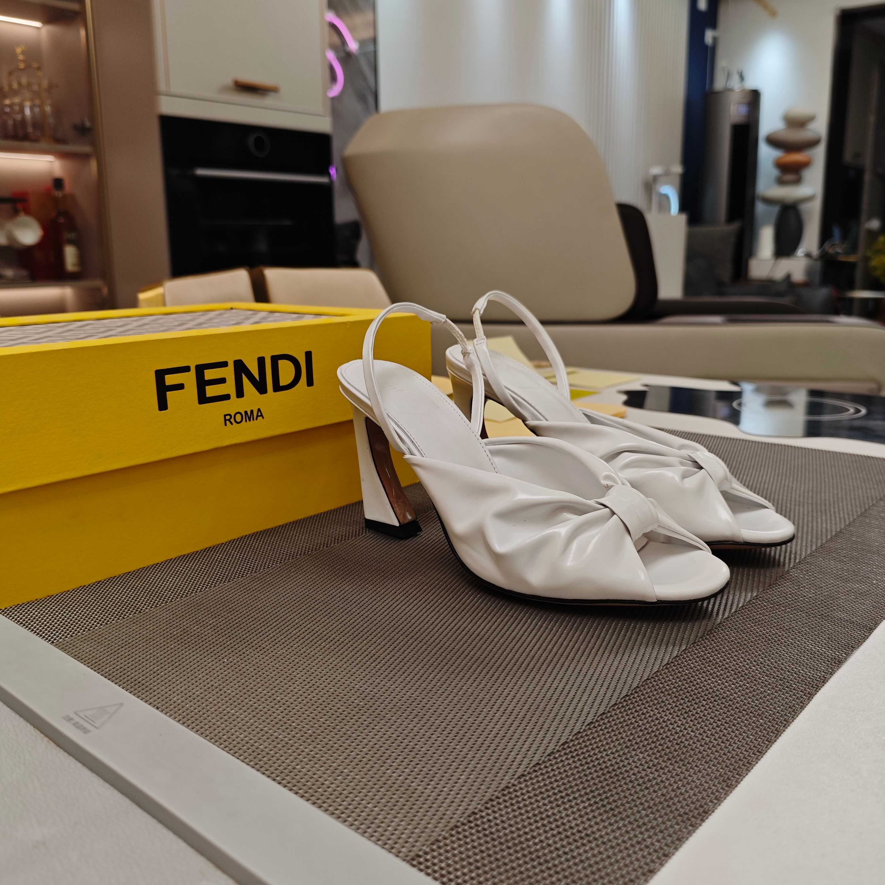 “Fendi 25SS Summer Showers: High-End Metal Marked Shoes Collection for Fashionable Women | 2025 VIP Edition”