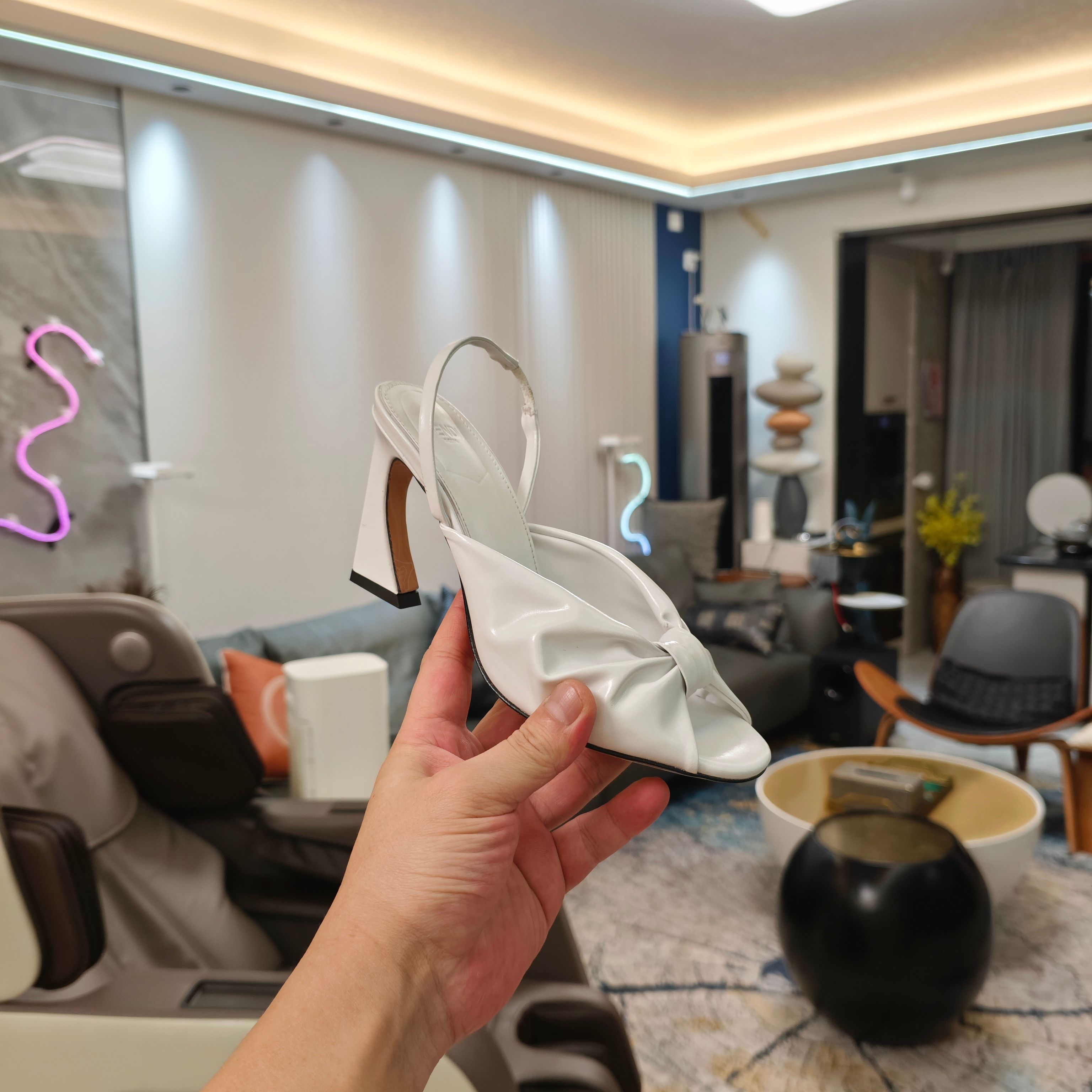 “Fendi 25SS Summer Showers: High-End Metal Marked Shoes Collection for Fashionable Women | 2025 VIP Edition” - 图片 9